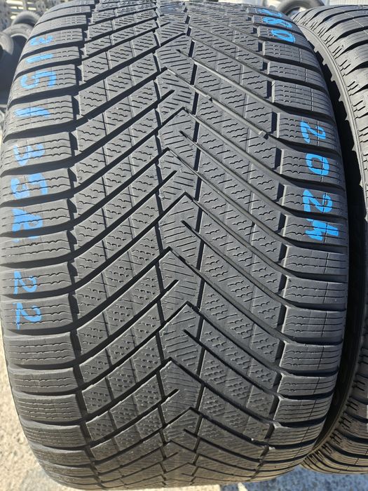 Vând 2 anvelope iarna 315/35/22 315/35r22 PIRELLI