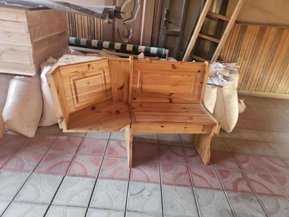 Masa cu coltar din lemn