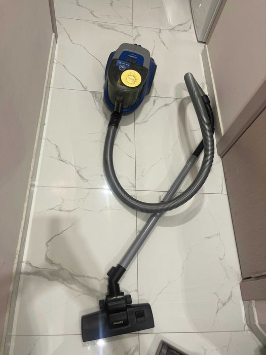 Прахосмукачка без торба Philips Series 2000 XB2123/09, 850W, капацитет за събиране 1.3L, ниво на шум 77 dB, син