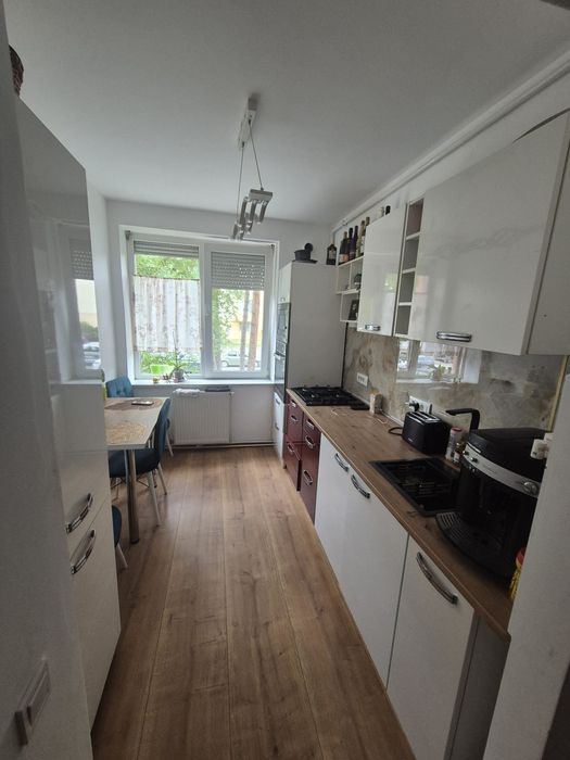 Inchiriez apartament 3 camere