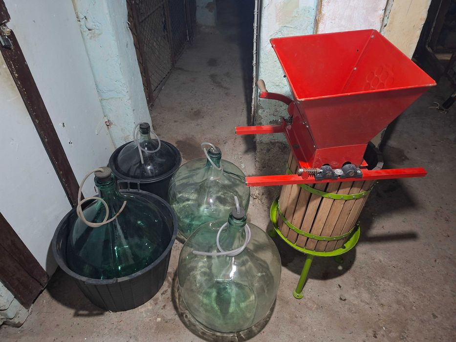Damigeana de sticla 50L, zdrobitor si storcator struguri