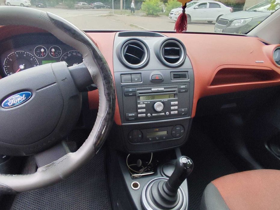 Автомобиль, Ford Fiesta. пробег 175 тыс. км.