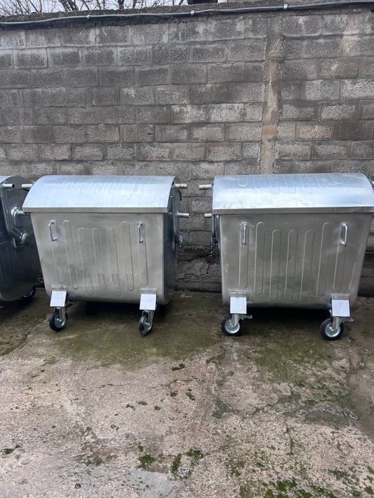 Мусорный  контейнер