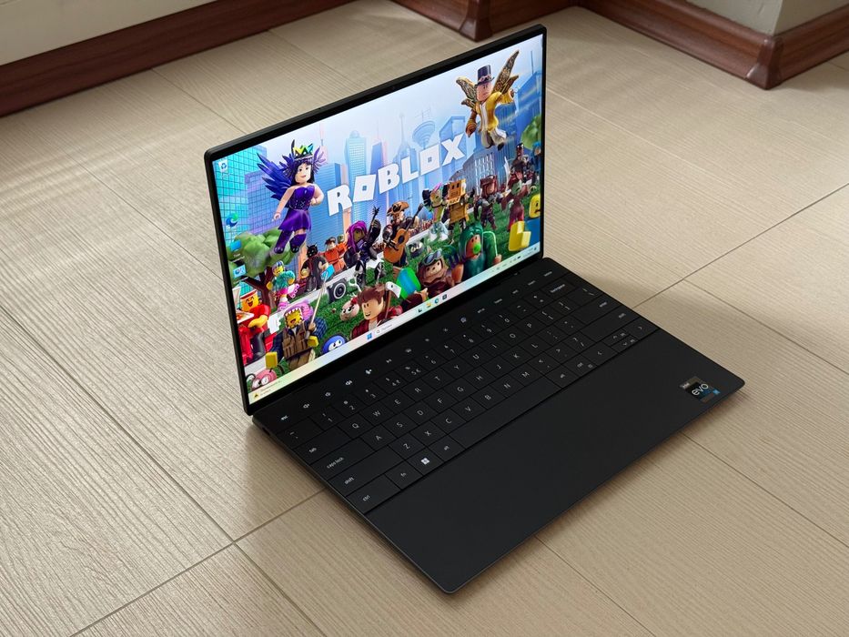 Лаптоп 13.4’UHD+OLED Touch i7-1260P Dell XPS 9320+ 32GB LPDDR5 5200Mhz 1TB SSD