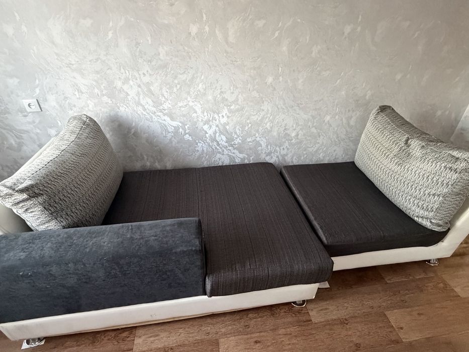 Продам диван с подушками