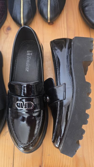 Обувки 38 размер естествена кожа/лак/набук. Символични цени