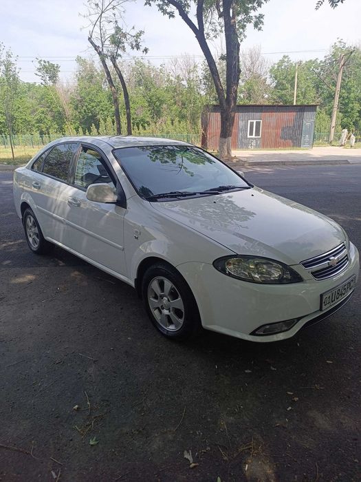 Продаю chevrolet lacetti 2017 года