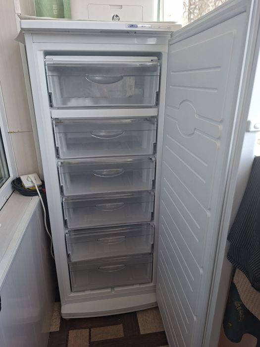 Продам морозильную камеру