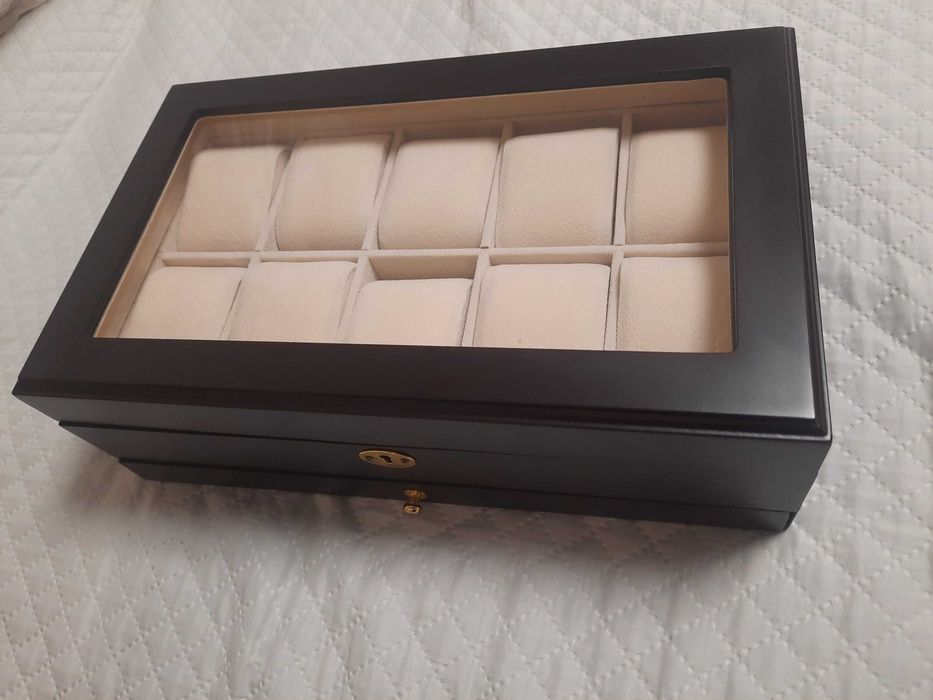 Луксозна дървена кутия за часовници