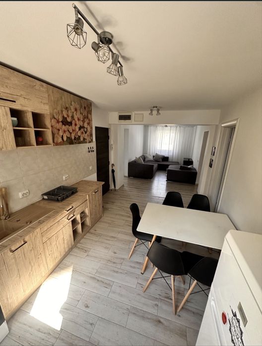 Inchiriez apartament ultracentral cu 4 camere, langa fac de arte