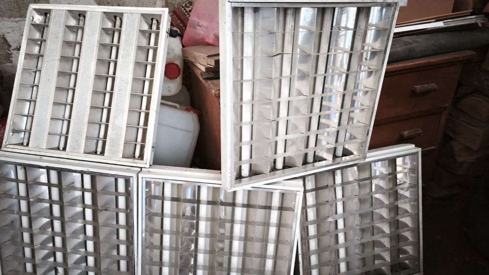 Панел осветително тяло за вграждане. Пет броя.