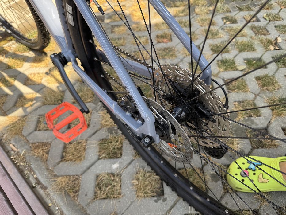 Bicicleta CUBE , cadru L