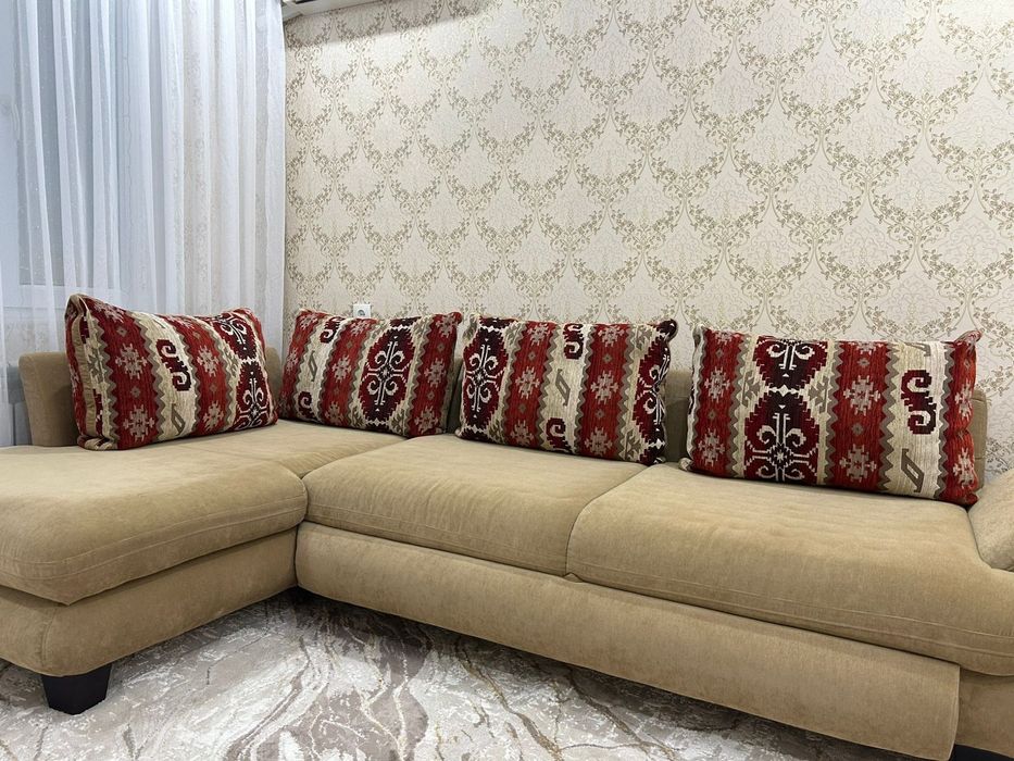 Срочно продам диван и кресло