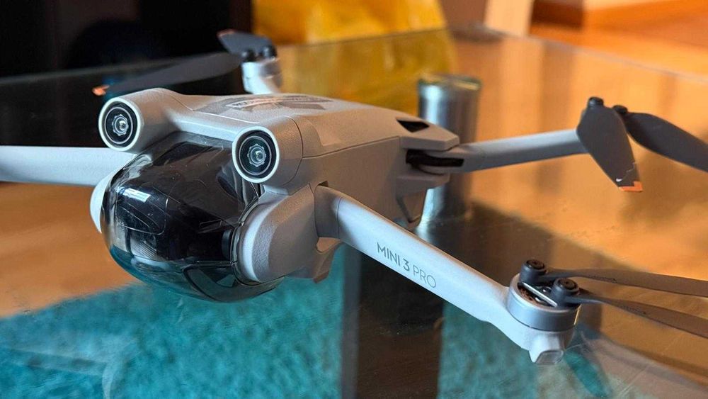Vând DJI Mini 3 Pro