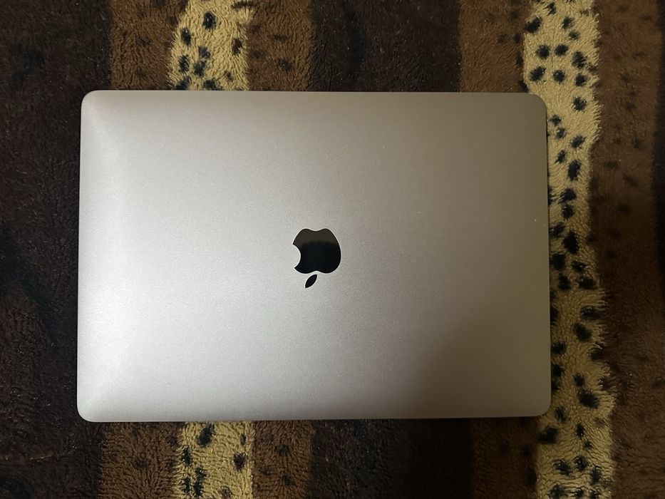 MacBook Air m1 8/256