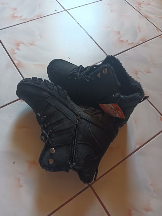 Ghete de iarnă, mărimea 41. Noi, cu etichetă.