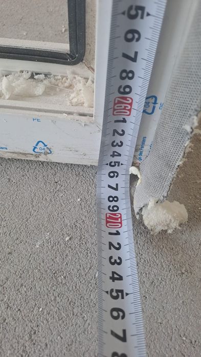 Продам дверь балконные вход.