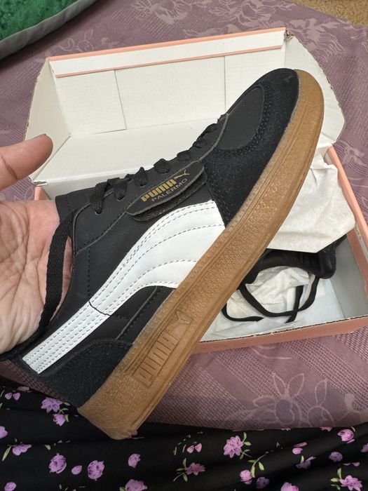 Продам черные кроссовки Puma