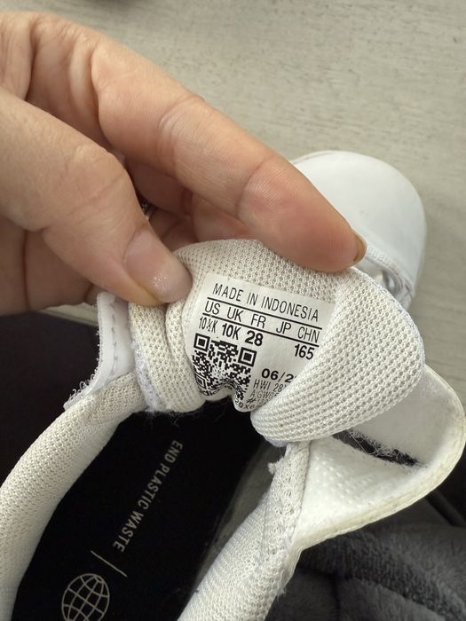 Pantofi sport adidas marimea 28