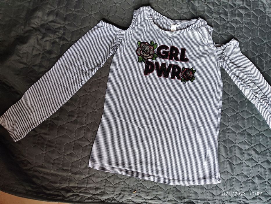 Блуза с къс и с дълъг ръкав