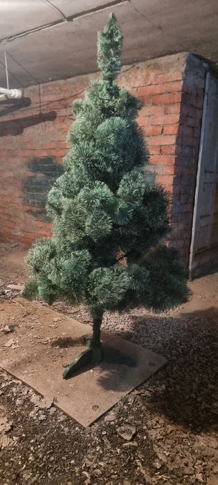 Продам искусственную сосну