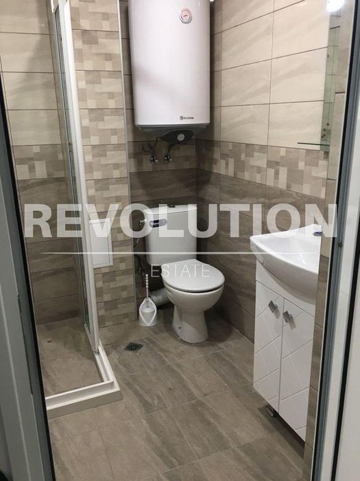 Дава се под наем Едностаен апартамент в Варна, Цветен квартал - 29 кв.м за 240 € - Снимка #5