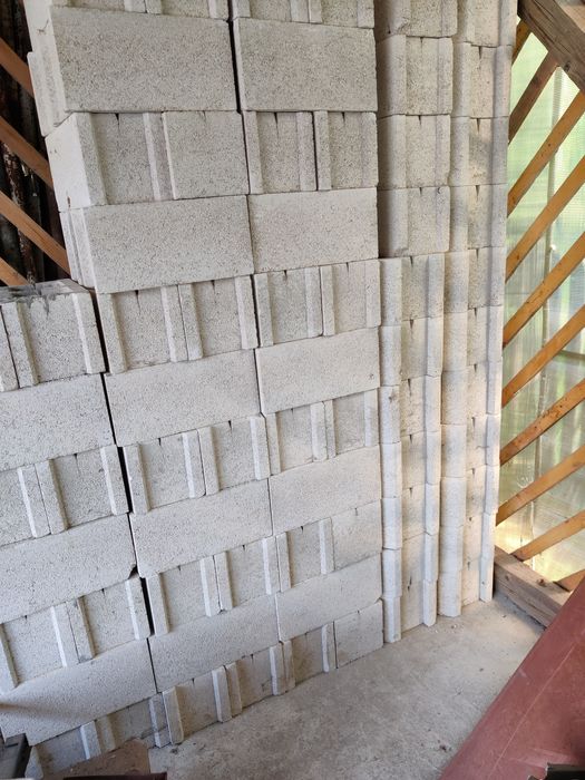 Bolțari finisați pentru garduri