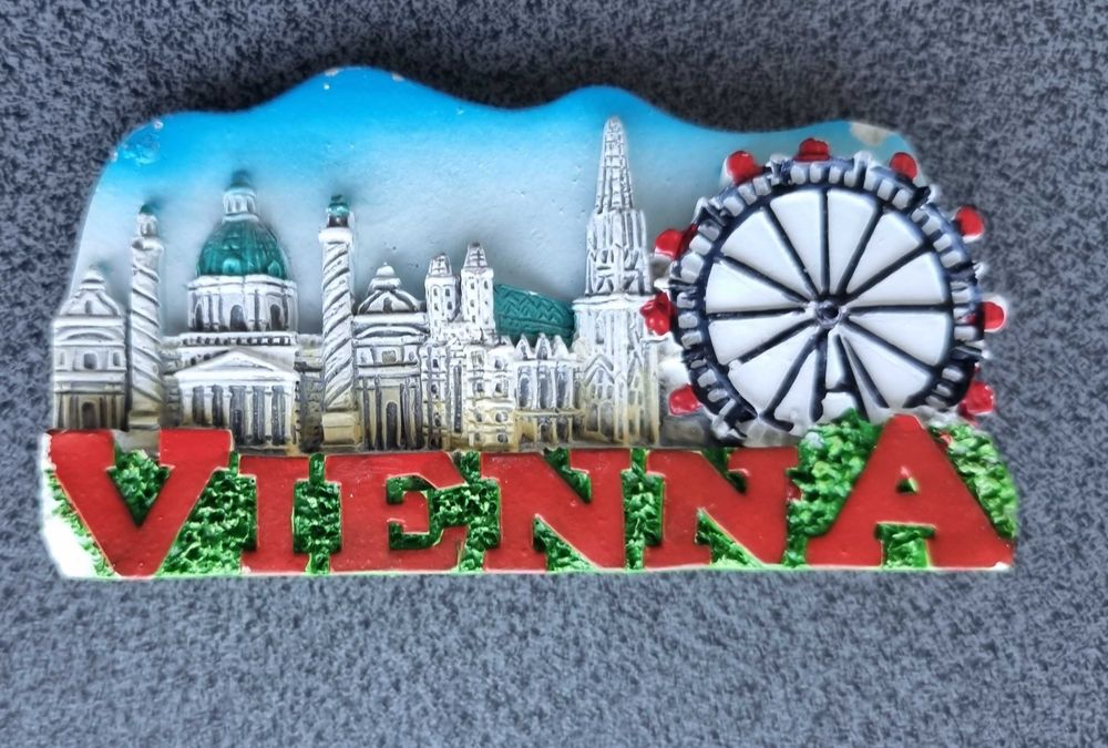 Lot colecție 17 magneți de frigider suveniruri (Sibiu, Viena, Paris, Maroc etc.)