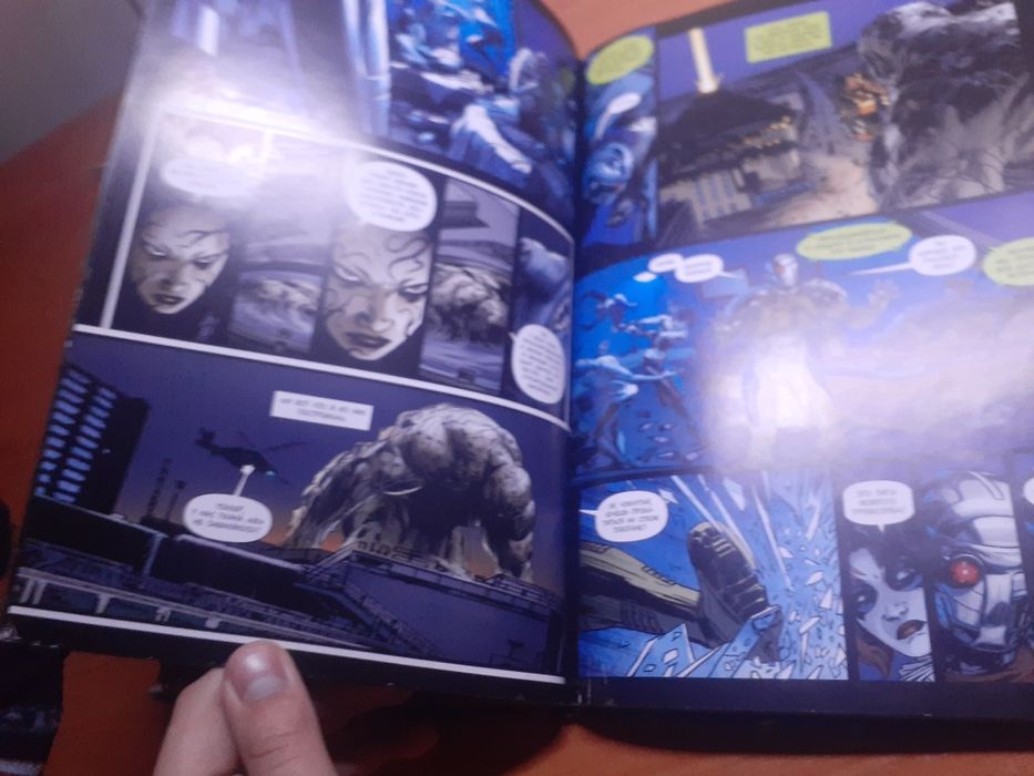 Продам комикс отряд Самоубиц