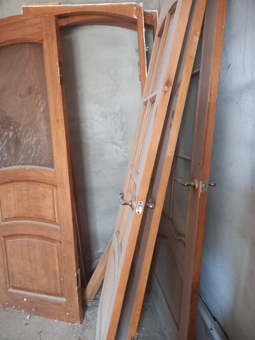 Продаеться срочно двери б/у
