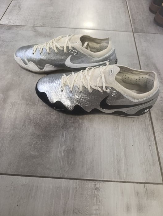 Adidași cu crampoane de iarbă mărimea 38