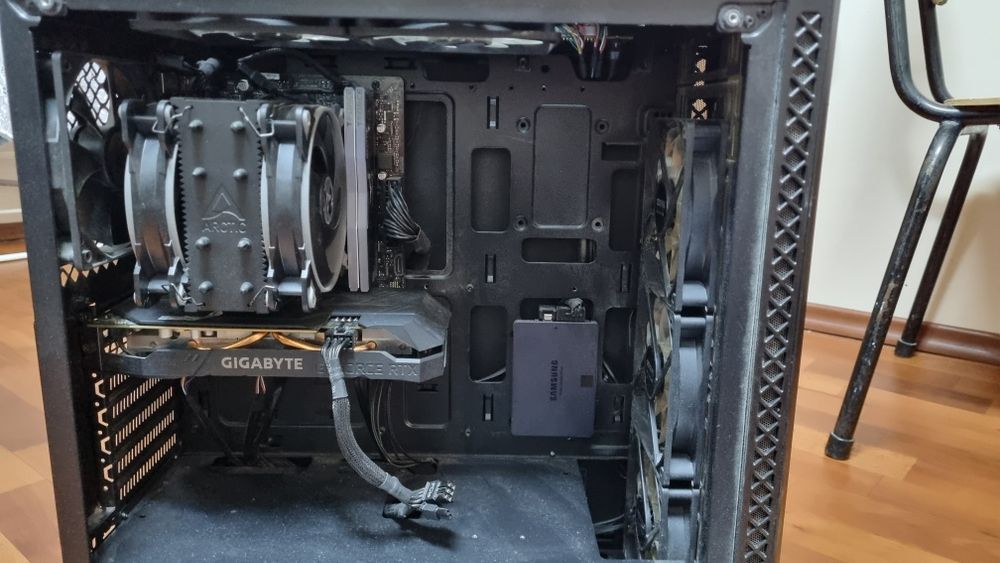 Продавам компютър!