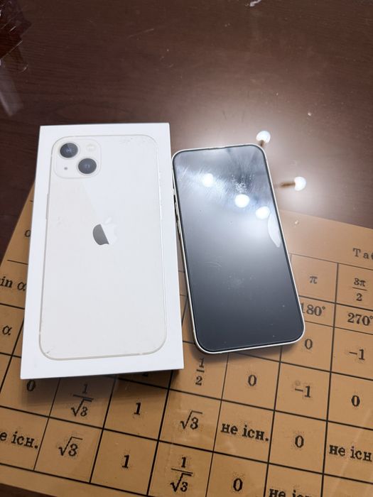 Продам Iphone 13