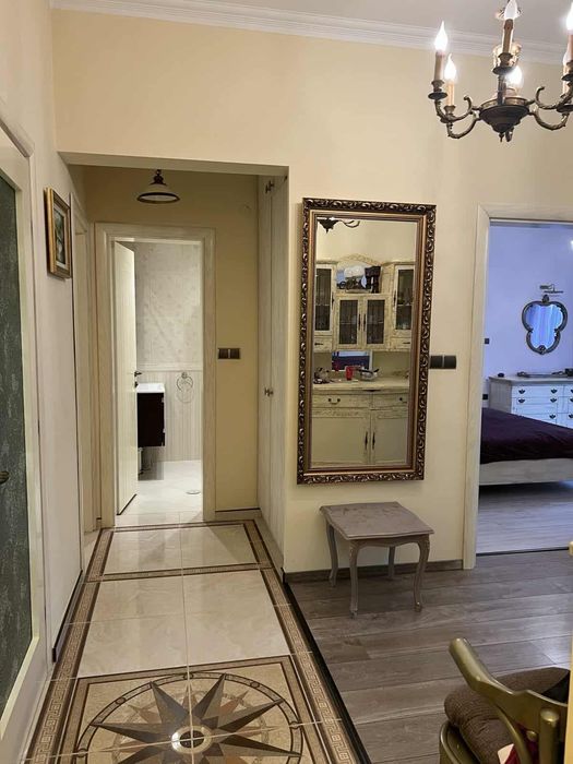 Дава се под наем Тристаен апартамент в София, Център - 130 кв.м за 1200 € - Снимка #5