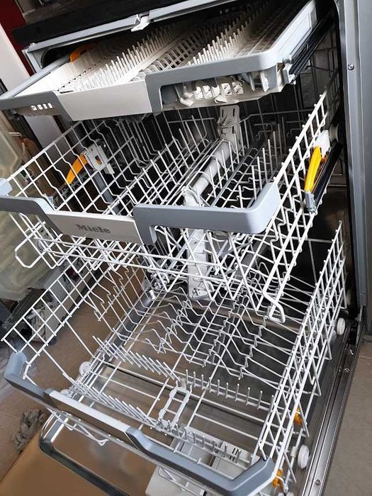 XXL Съдомиялна Miele - Auto Open - 14 Комплекта - Частично Вграждане