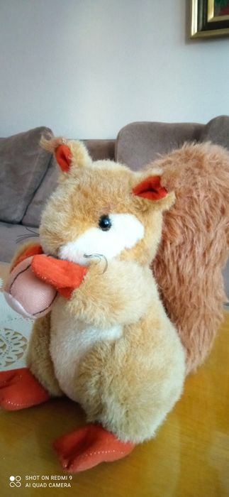 Интерактивна плюшена катеричка