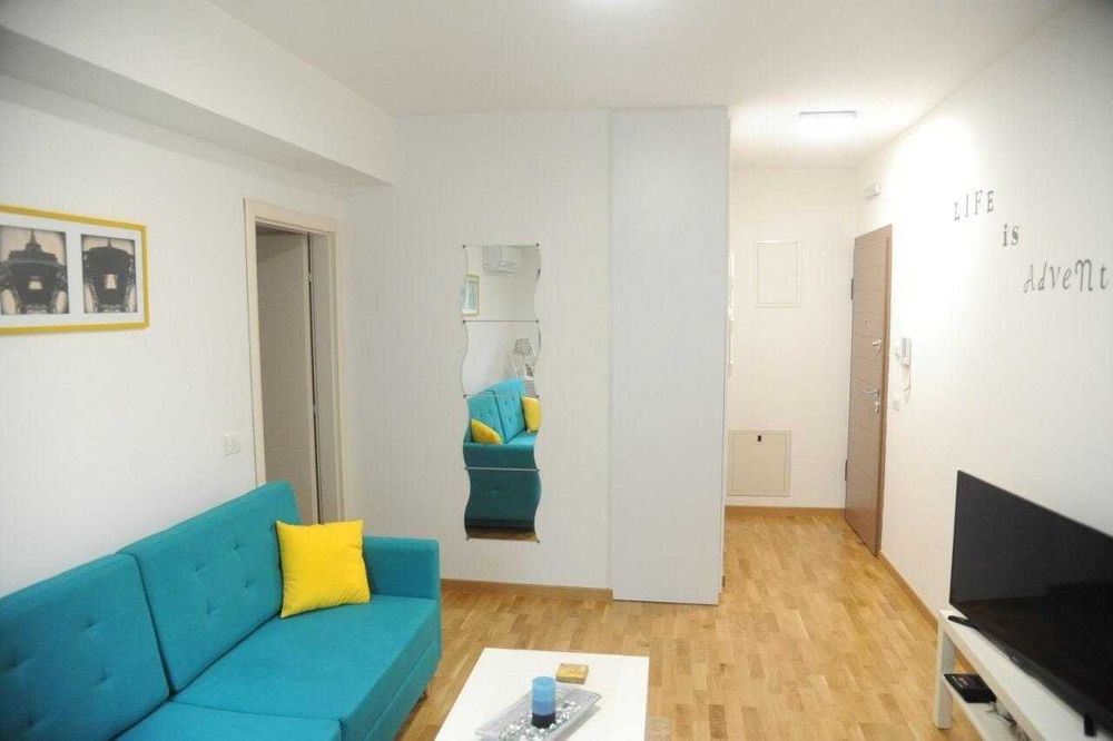 Дава се под наем Двустаен апартамент в София, Кръстова вада - 75 кв.м за 663 € - Снимка #2