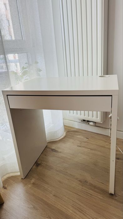 Birou Ikea culoare alb