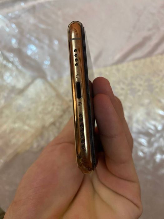 Iphone 11 pro max 280$ aybi ummuman yoq tel ochilmagan