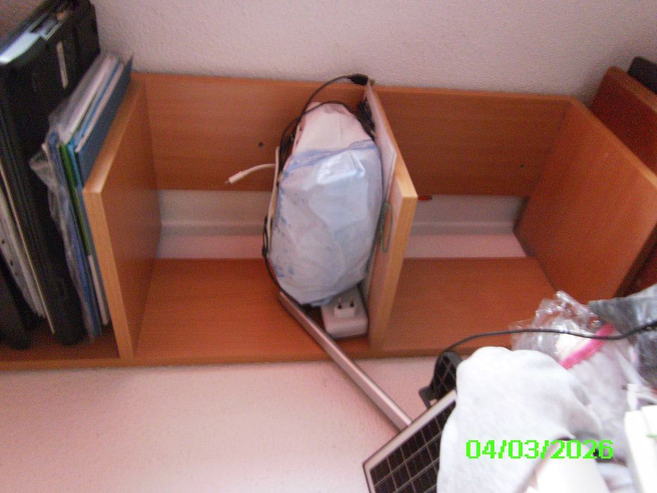 scaun pe roti fara spatar si etajera +noptiera si 2 fotolii