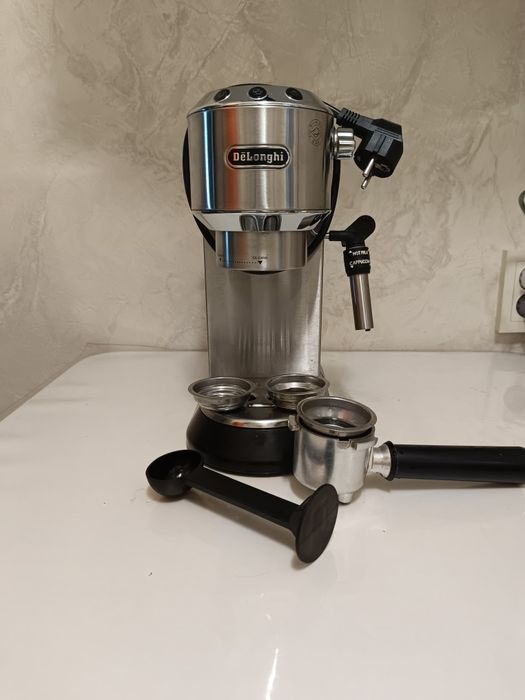 Кофеварка Delonghi EC 685
