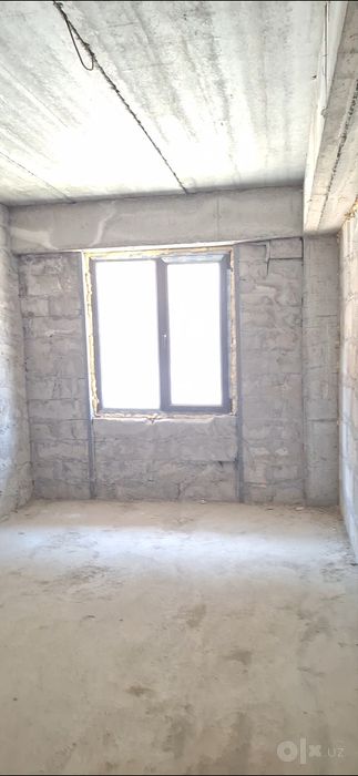 3 хонали 2 та кв сотилади: 1-этаж(37 500 $) ва полуподвал (26 500 $) .
