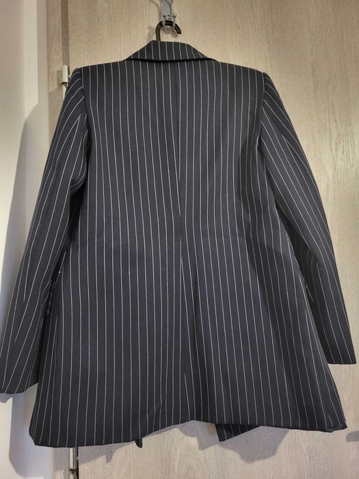 Costum  de  damă