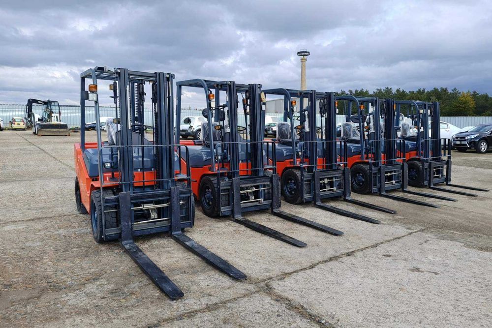 Продавам и давам под наем нови мотокари