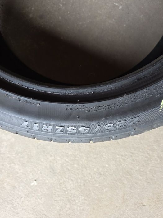 2 anvelope 225 45 R 17 Tomket vara 
Dot 
Pret  /buc

- monta