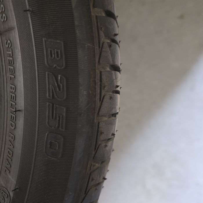 Anvelope vara noi 175 60 16 Bridgestone turism