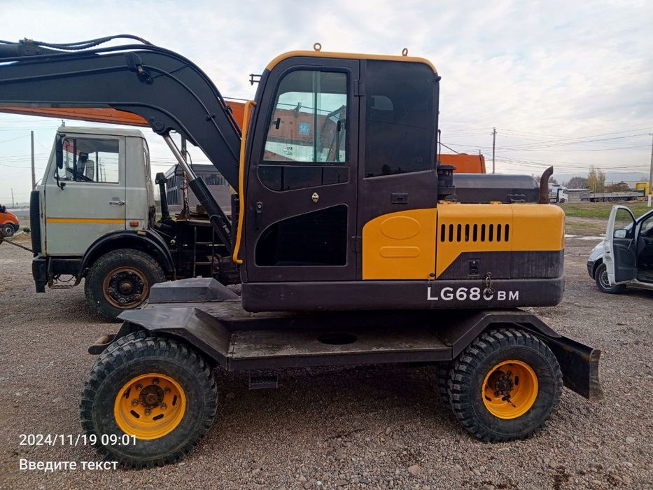 Продается мини Эксковптор Китайский работал 13 мото час