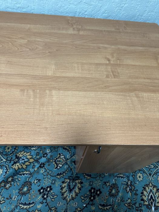 Срочно продам стол