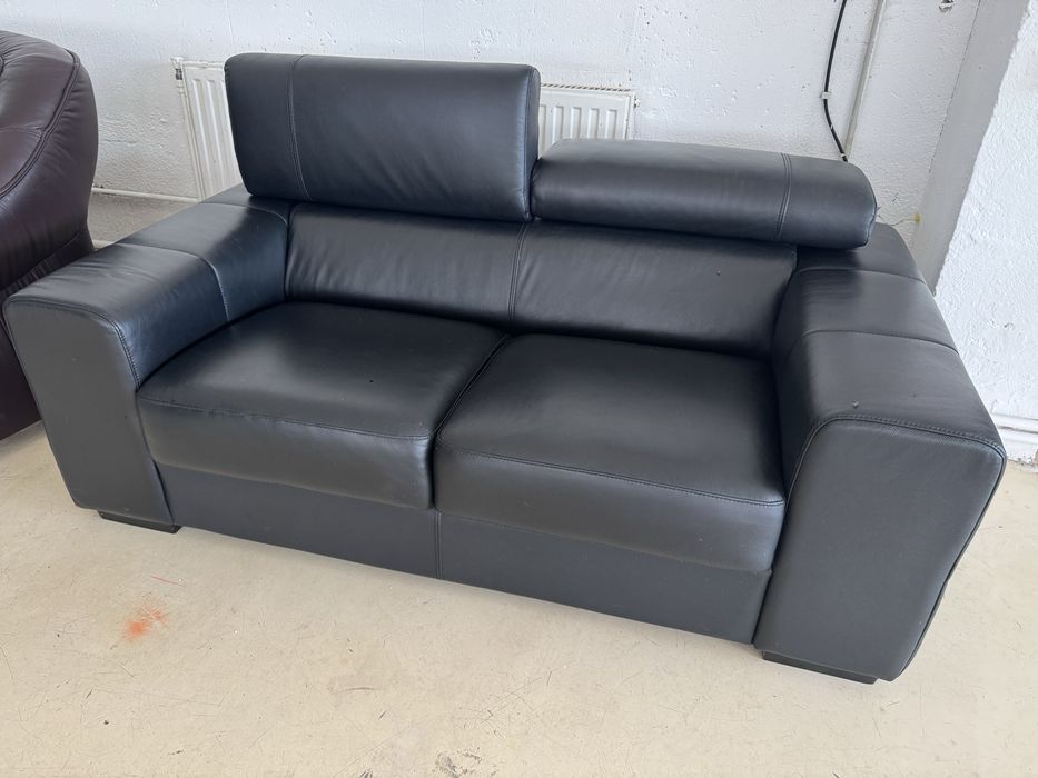 Canapea superba piele naturala in stare noua, foarte confortabila, tetiere flexibile, produs premium Olanda