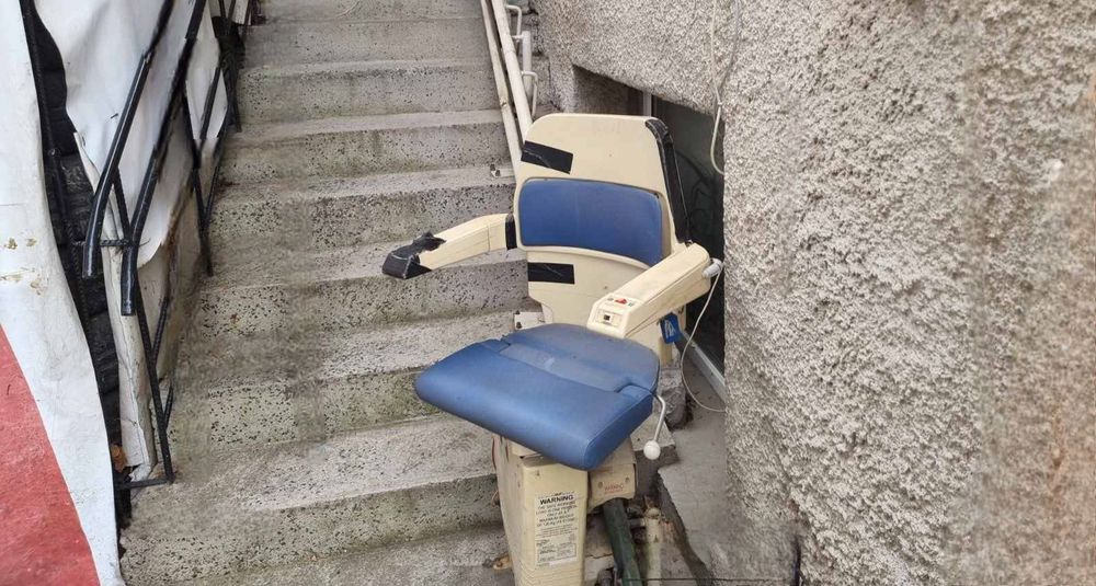 Асансьор за стълбище